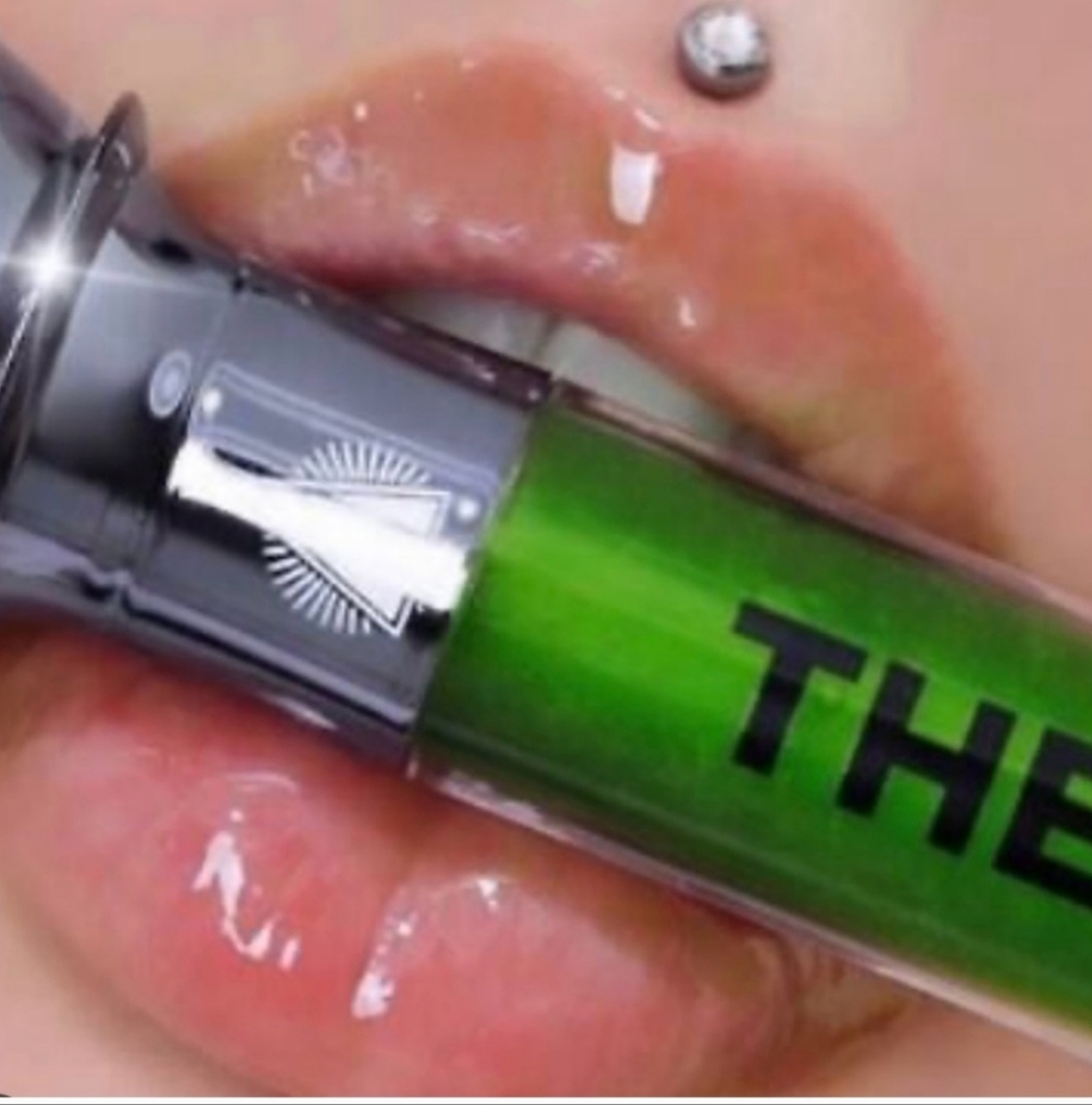 Slime glossin Jeffree star